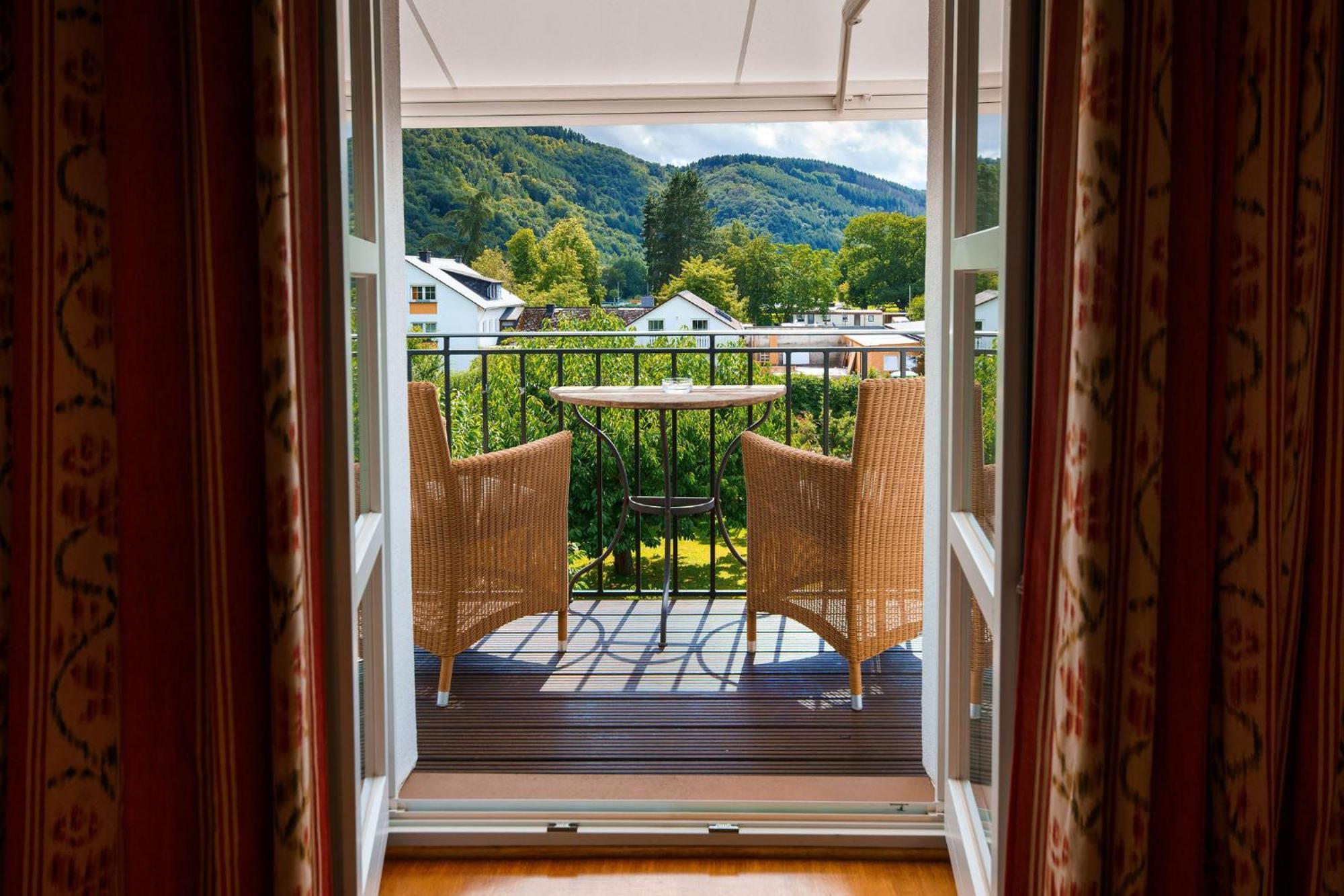 Wein Und Landhaus Kallfels Kröv Exterior foto